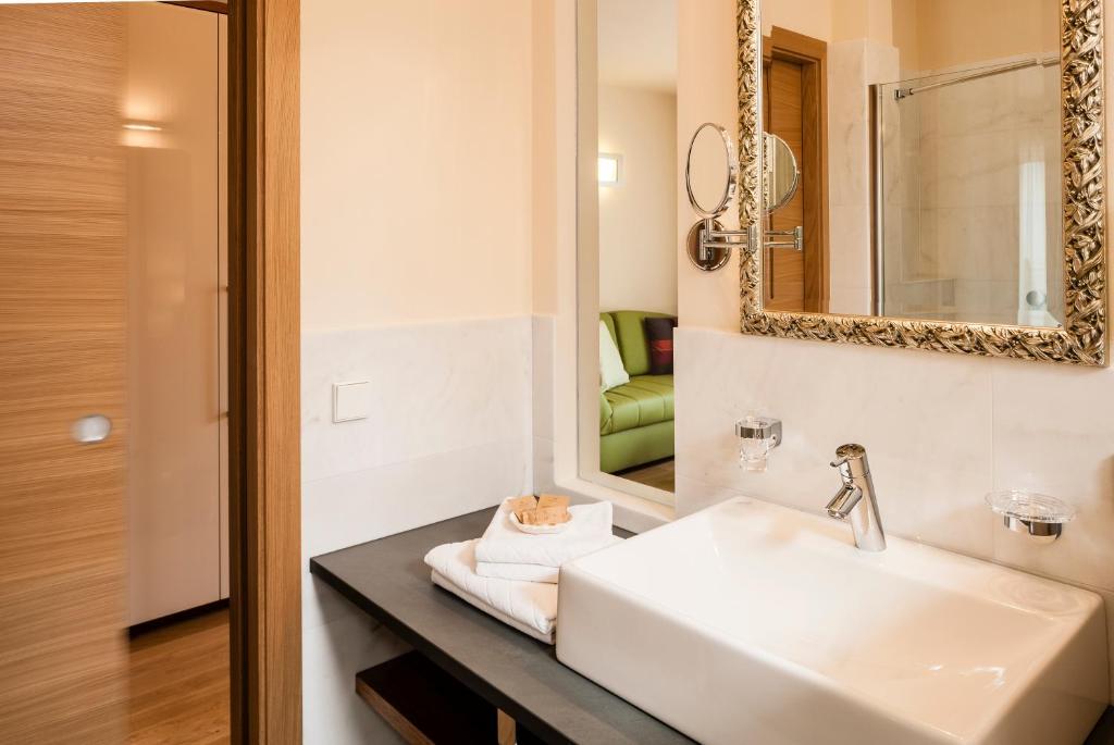 Hotel Residence Pernhof Termeno Εξωτερικό φωτογραφία